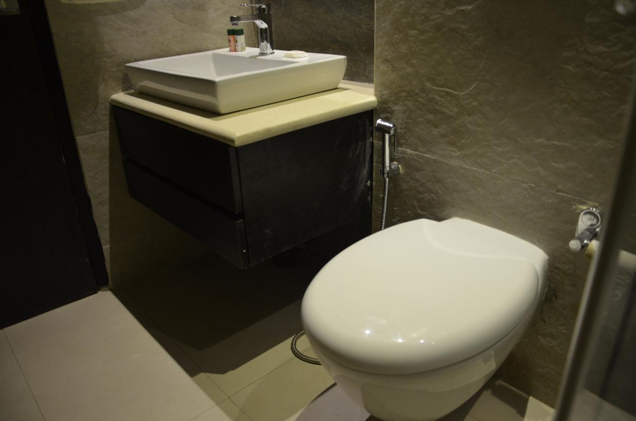 Oyo 1358 Hotel Crossroad 러크나우 외부 사진