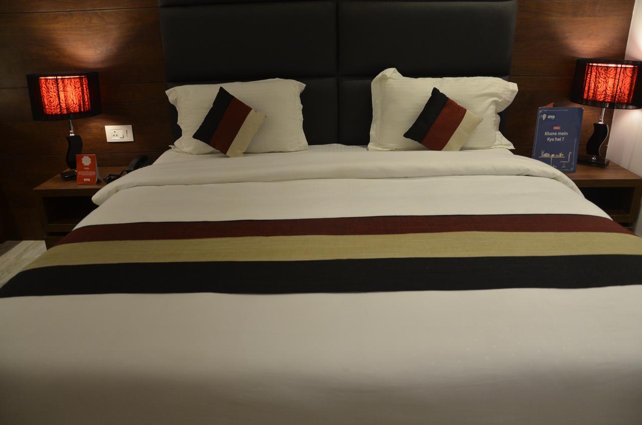 Oyo 1358 Hotel Crossroad 러크나우 외부 사진