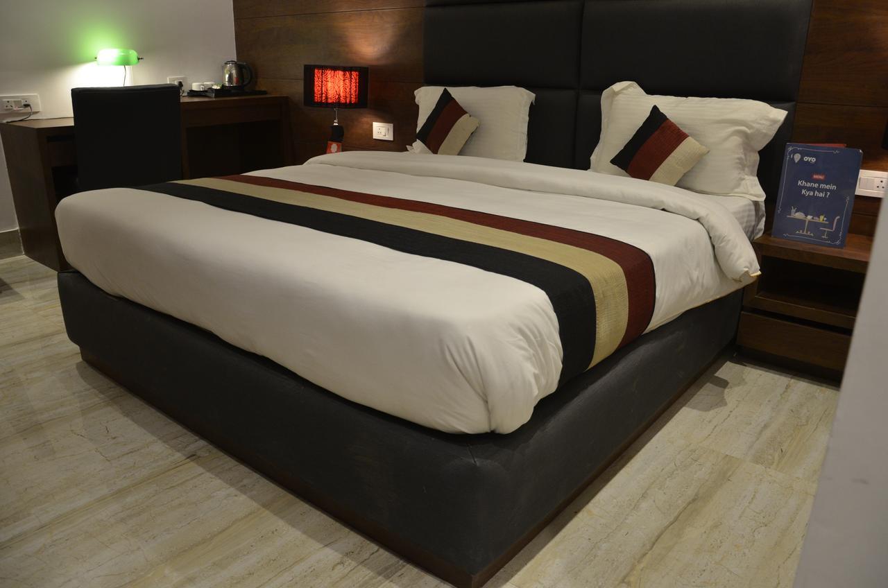 Oyo 1358 Hotel Crossroad 러크나우 외부 사진