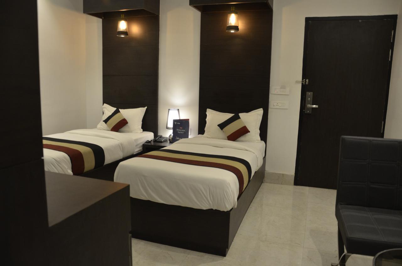 Oyo 1358 Hotel Crossroad 러크나우 외부 사진
