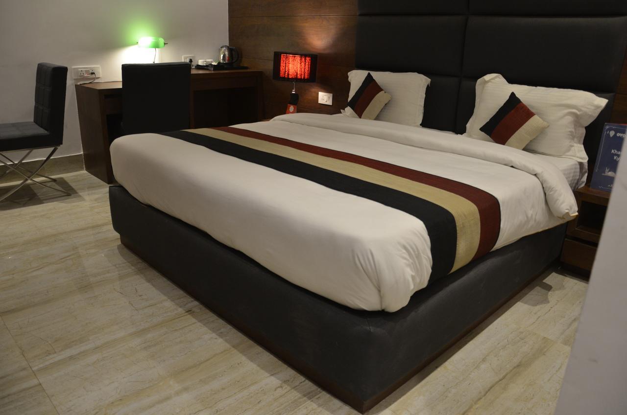 Oyo 1358 Hotel Crossroad 러크나우 외부 사진