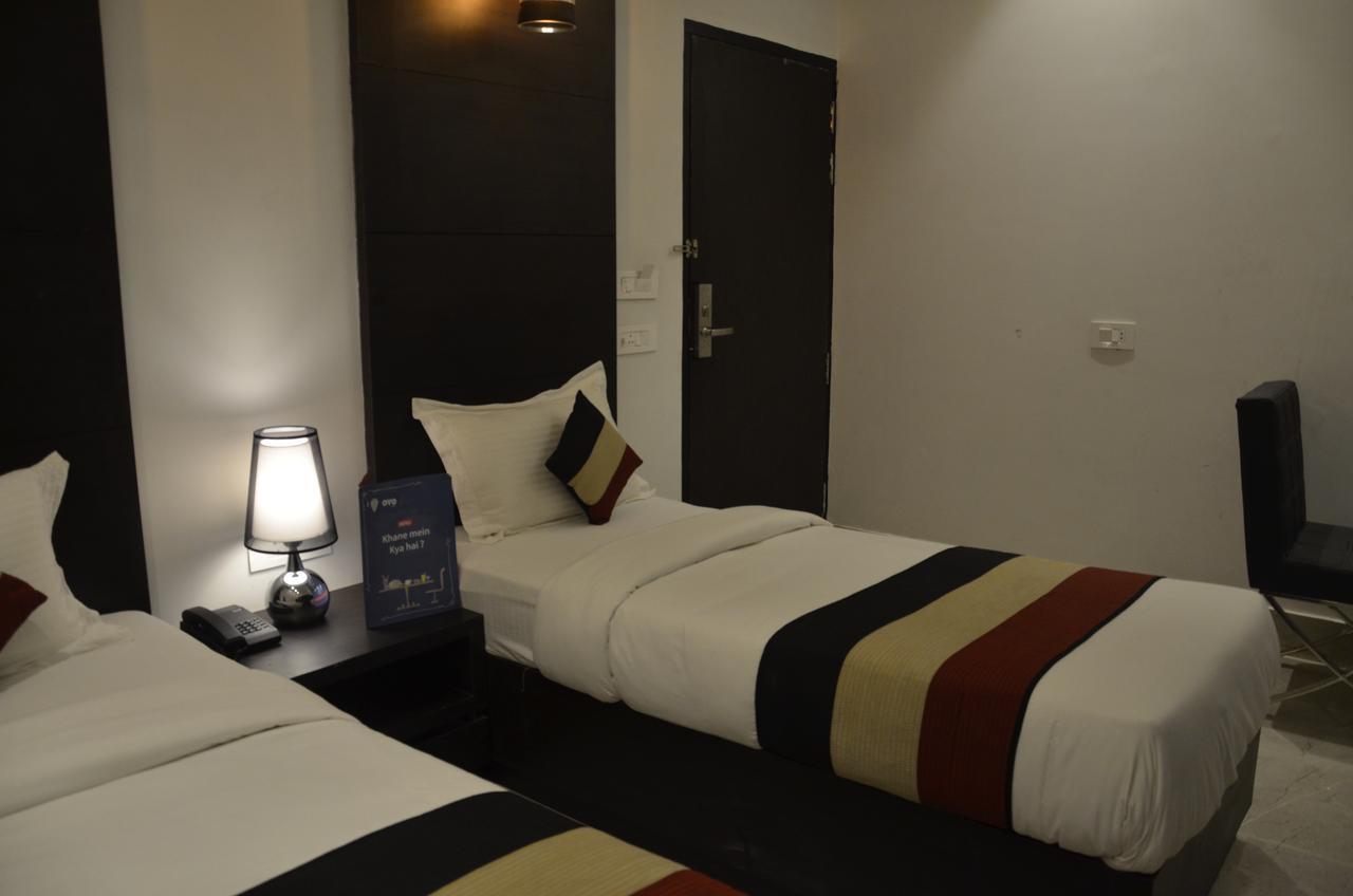 Oyo 1358 Hotel Crossroad 러크나우 외부 사진