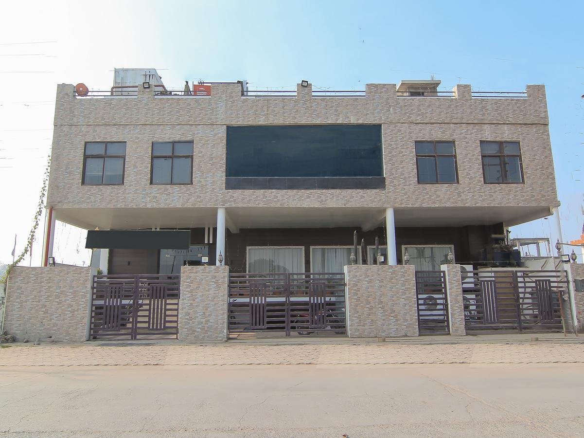 Oyo 1358 Hotel Crossroad 러크나우 외부 사진