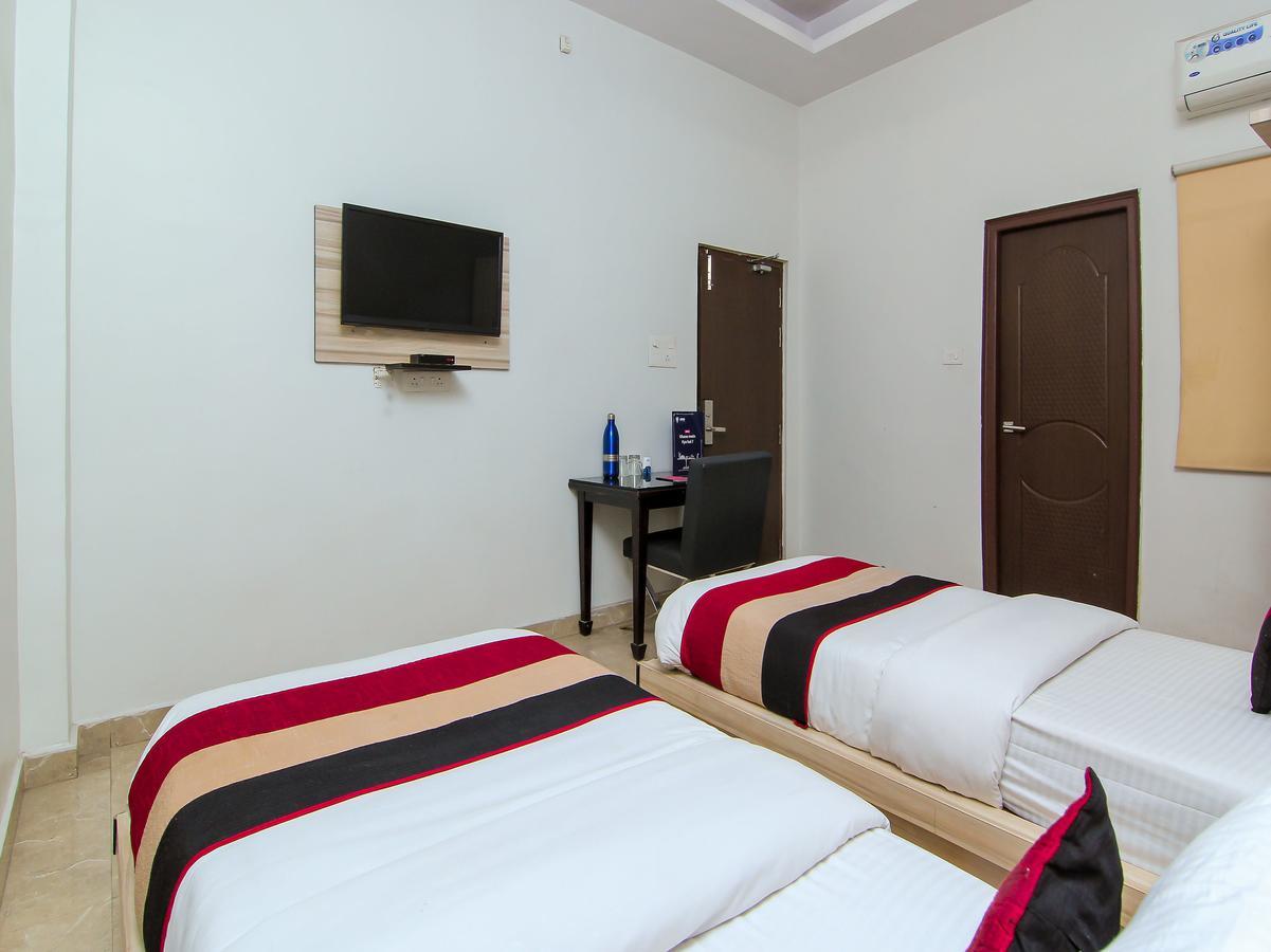 Oyo 1358 Hotel Crossroad 러크나우 외부 사진