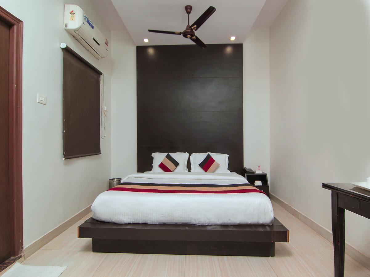 Oyo 1358 Hotel Crossroad 러크나우 외부 사진