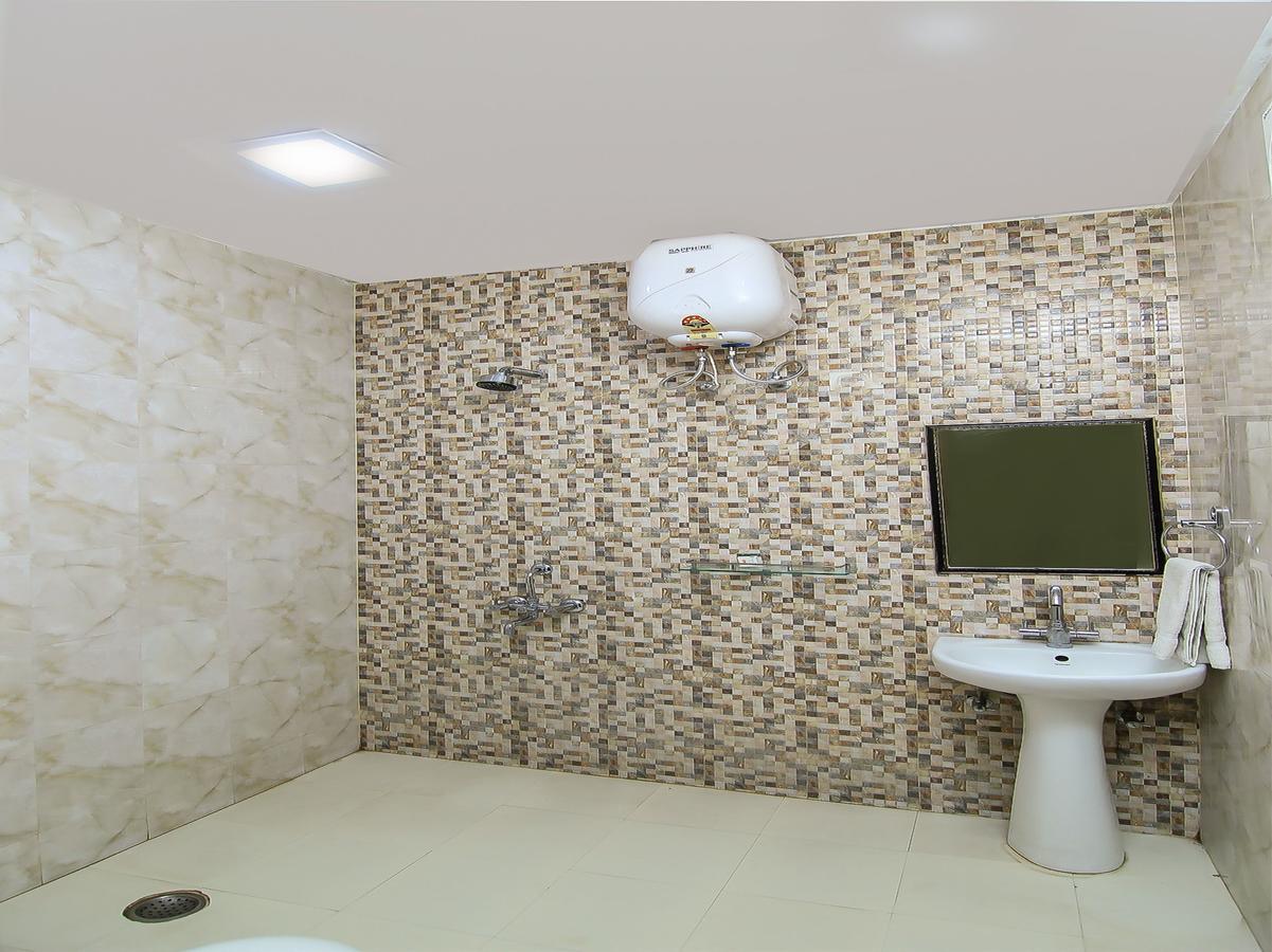 Oyo 1358 Hotel Crossroad 러크나우 외부 사진