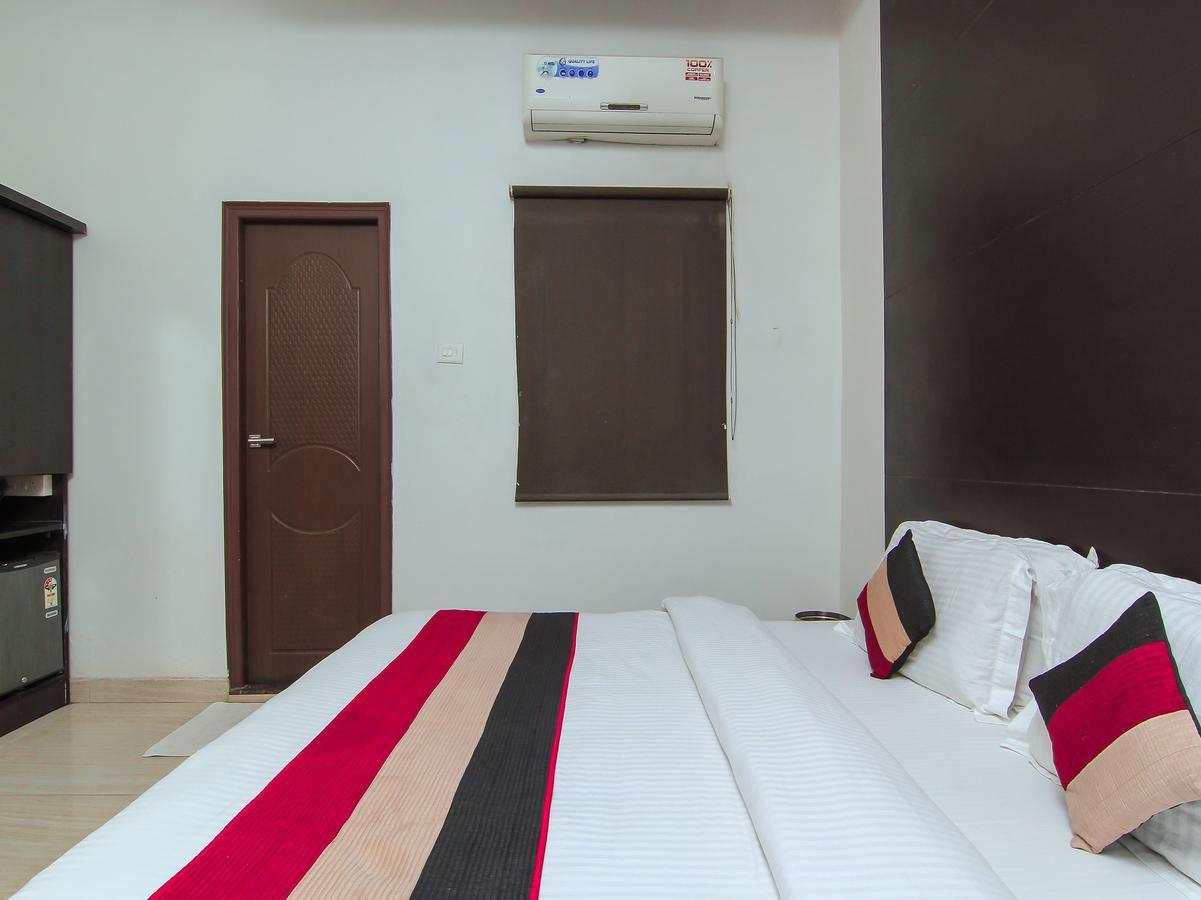 Oyo 1358 Hotel Crossroad 러크나우 외부 사진