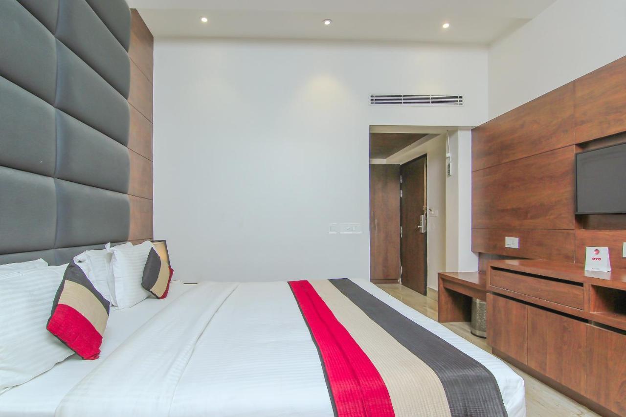 Oyo 1358 Hotel Crossroad 러크나우 외부 사진