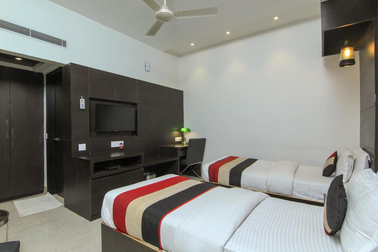 Oyo 1358 Hotel Crossroad 러크나우 외부 사진