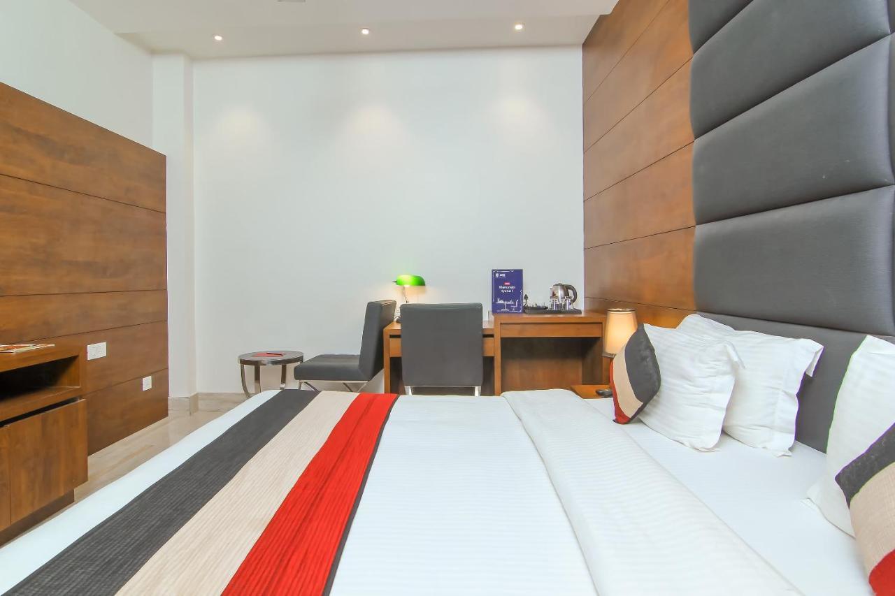 Oyo 1358 Hotel Crossroad 러크나우 외부 사진
